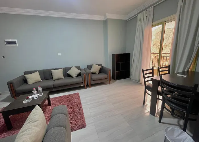 Apartment Elegant One Bedroom Managed By Lilly Homes
